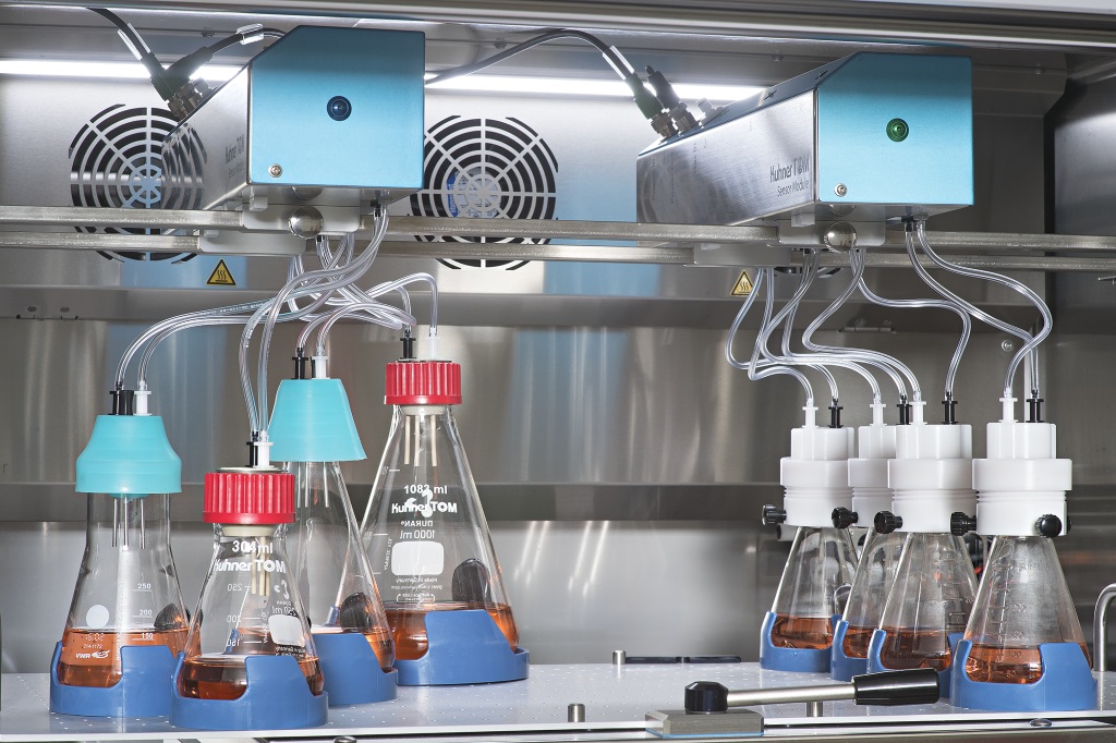 מערכת TOM C (Transfer-rate Oxygen Monitoring) עבור תרביות תאים מתוצרת Kuhner, שווייץ.